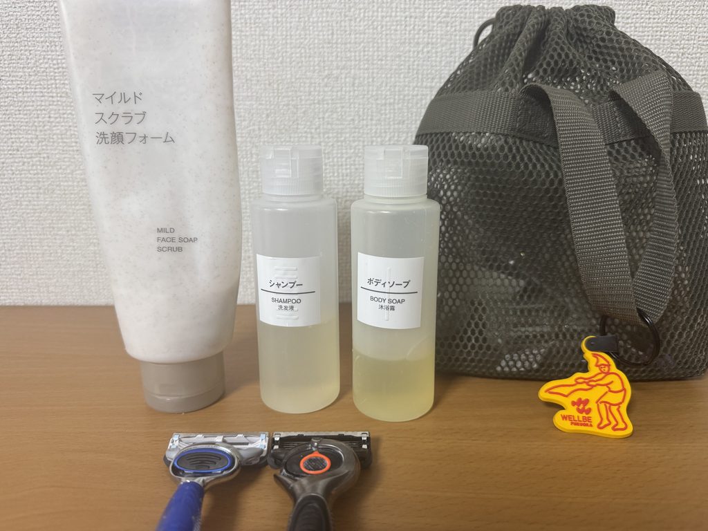 無印良品の立体メッシュ持ち手付き巾着とサウナバッグの中身