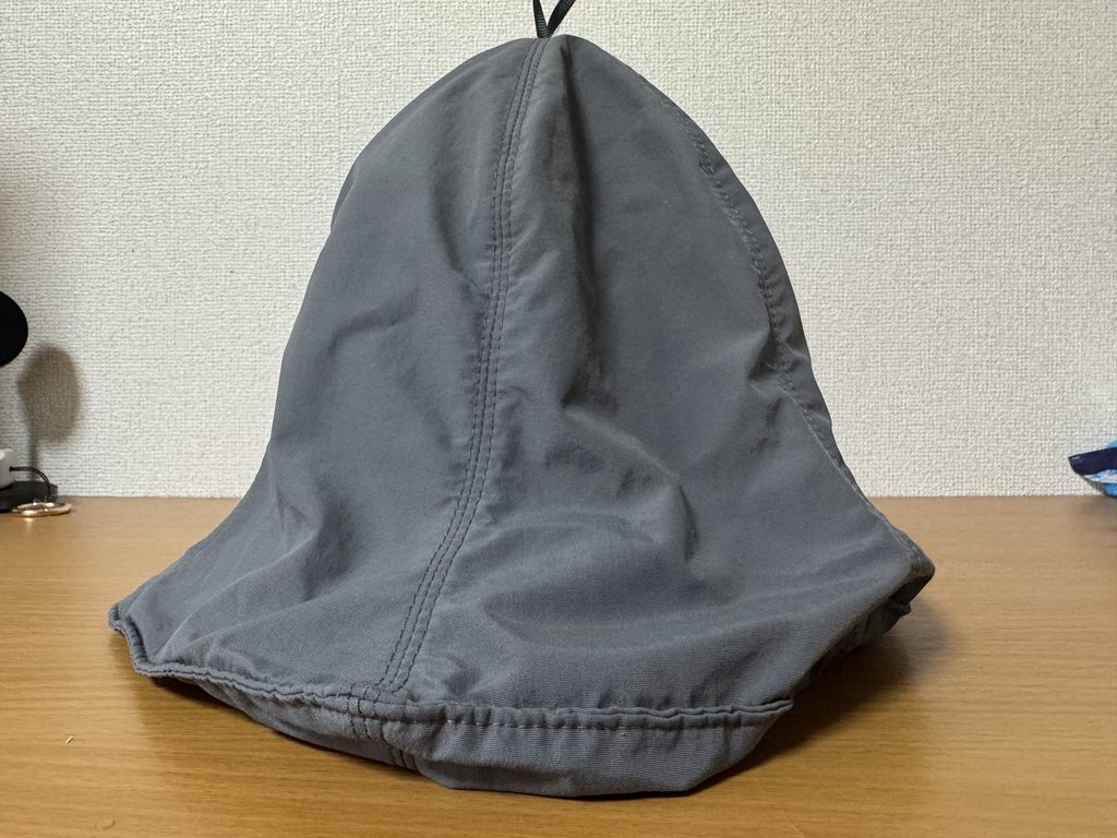 GOOD GOOD SAUNAのサウナハットを横から見たところ