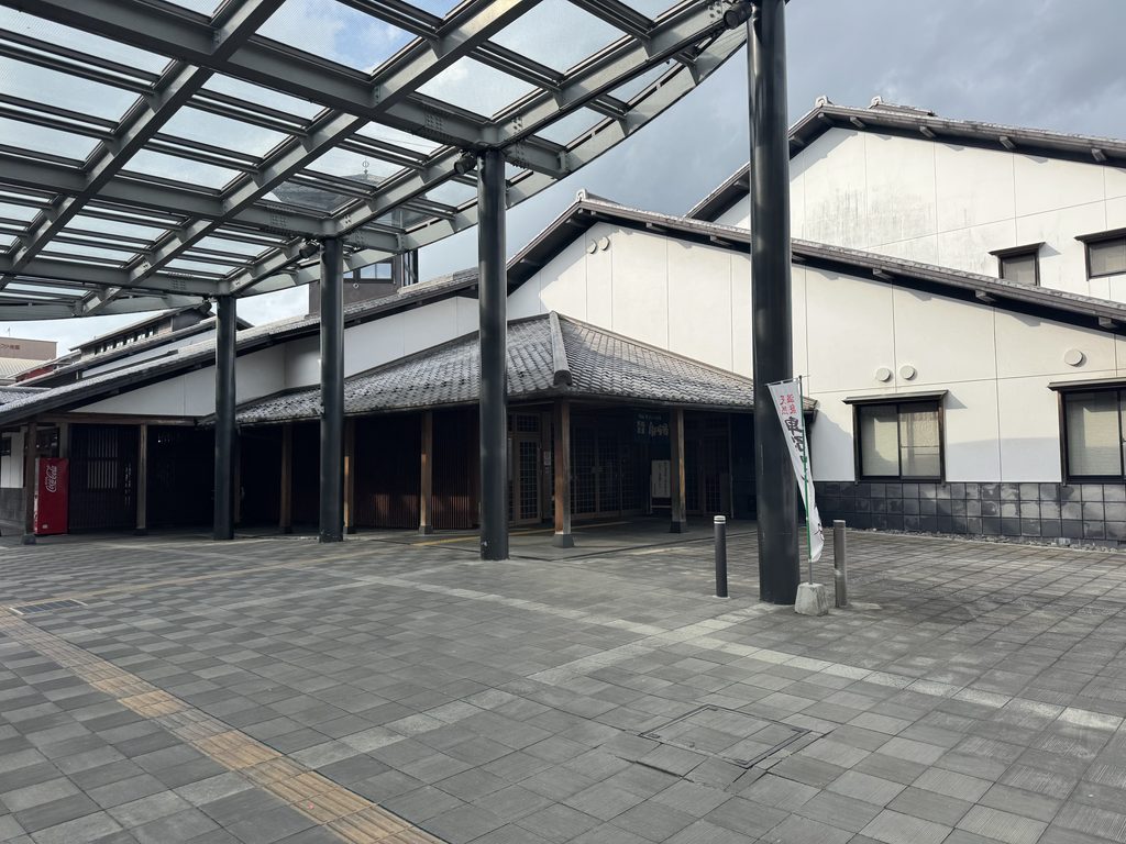 朝倉市健康福祉館の外観